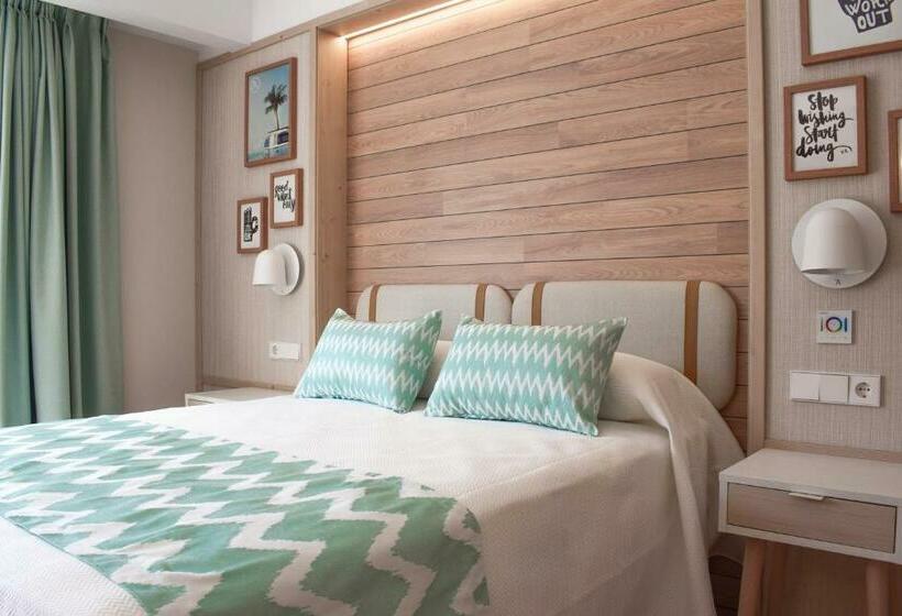 اتاق استاندارد با چشمانداز استخر, Ambassador Playa I