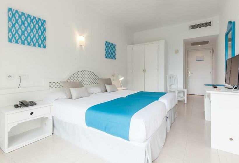 اتاق استاندارد سه نفره, Blue Sea Costa Verde