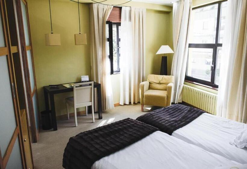 غرفة قياسية ثلاثية, Casa El Rapido