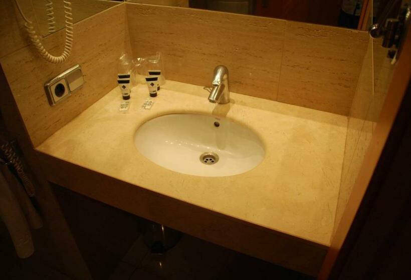 标准间, Faranda Marsol Candás