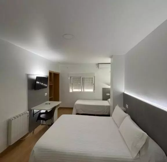 اتاق استاندارد سه نفره, Condedu
