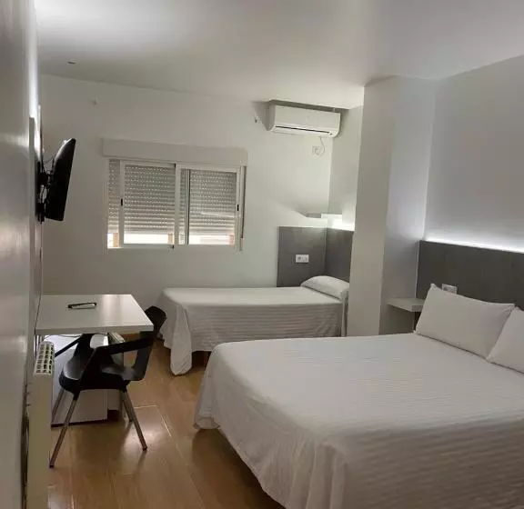 اتاق استاندارد سه نفره, Condedu