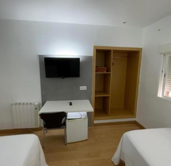 اتاق استاندارد سه نفره, Condedu