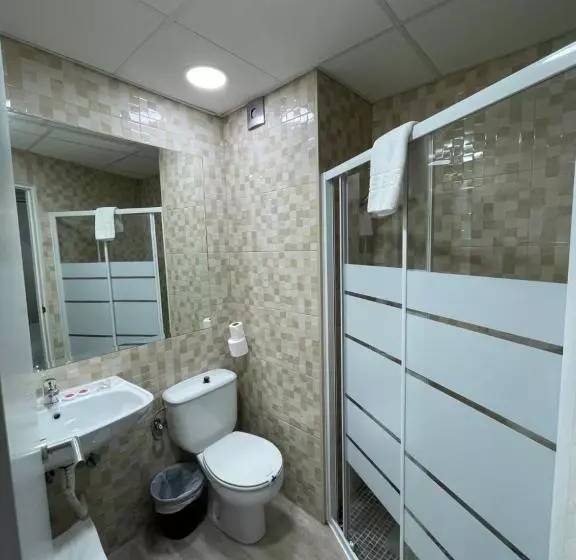 اتاق استاندارد یک نفره, Condedu