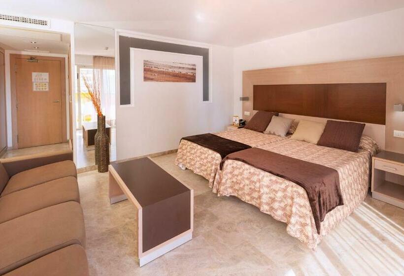 수피리어 룸 풀장 전망, Hotel & Spa Dynastic