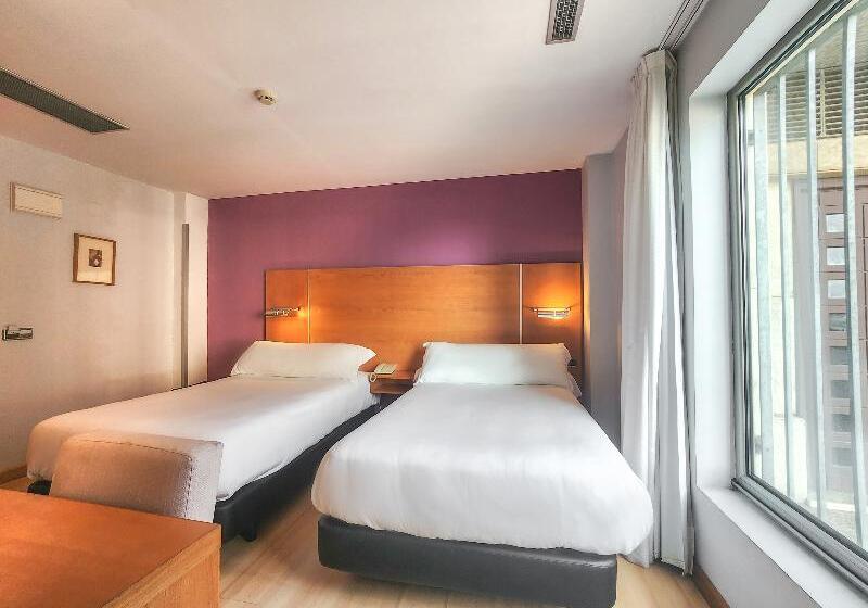 Quarto Estandar, Faranda Marsol Candás