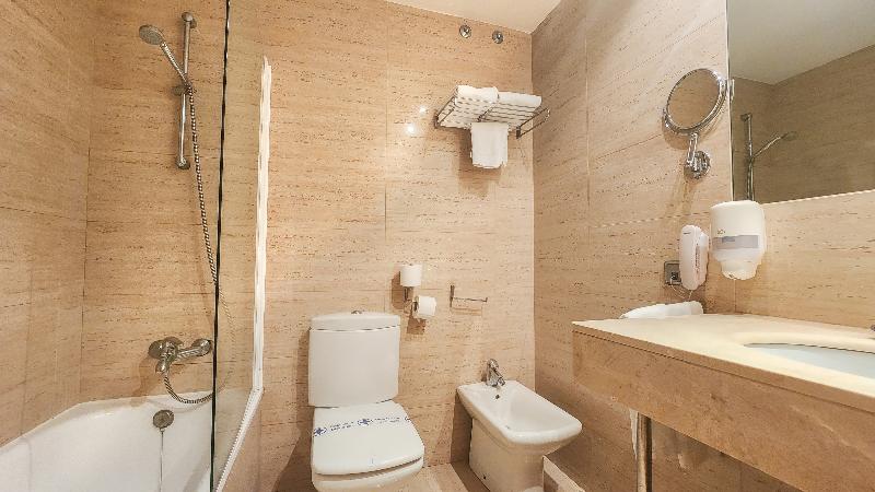 标准间, Faranda Marsol Candás