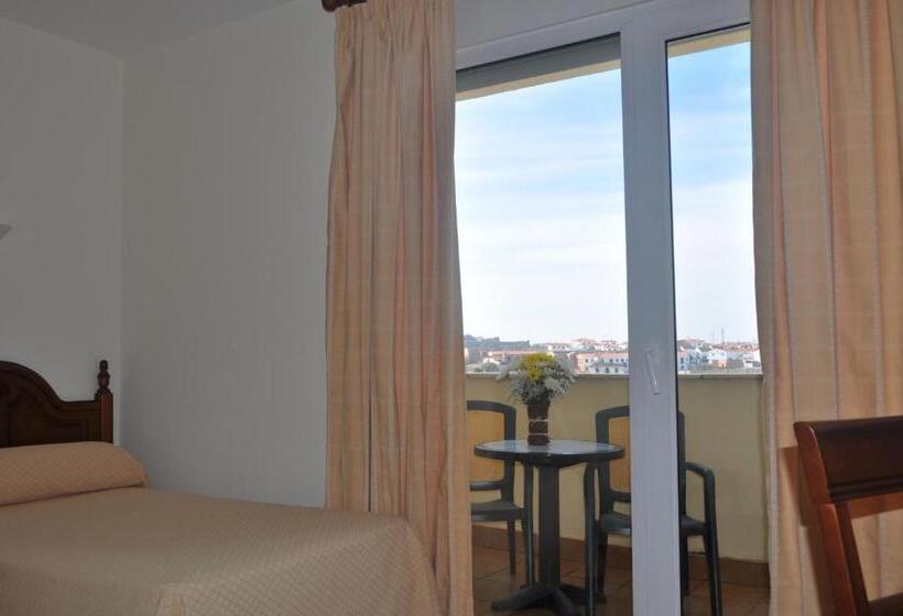 标准三人间, Heredero