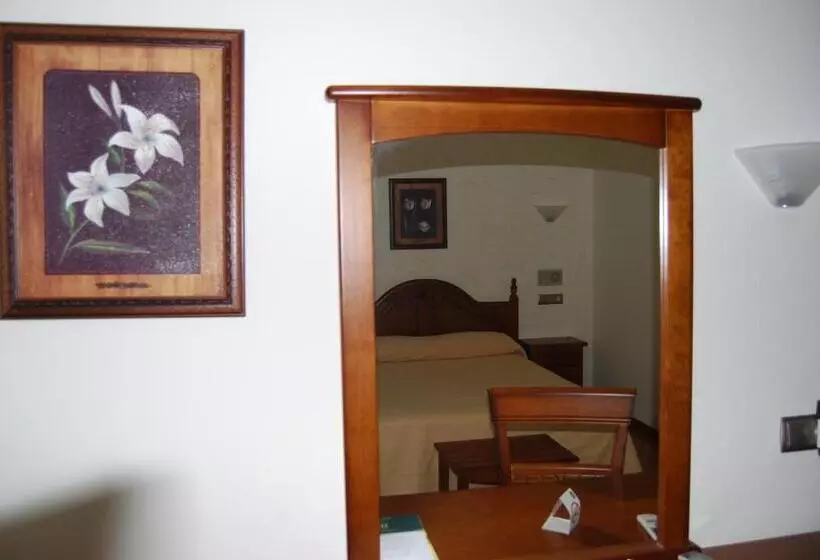 Chambre Standard Individuelle, Heredero