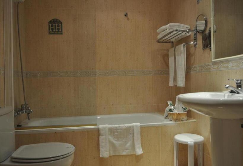 标准单人间, Heredero