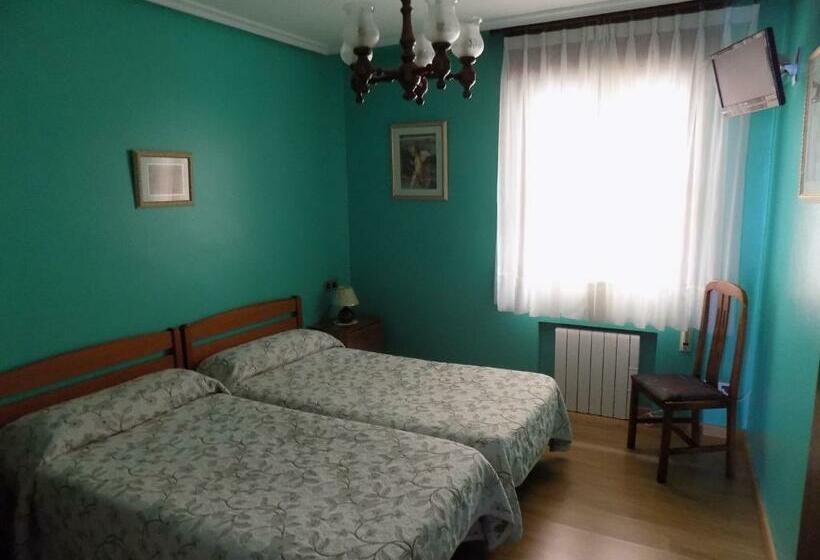 غرفة قياسية مطلّة علي البحر, Imperial