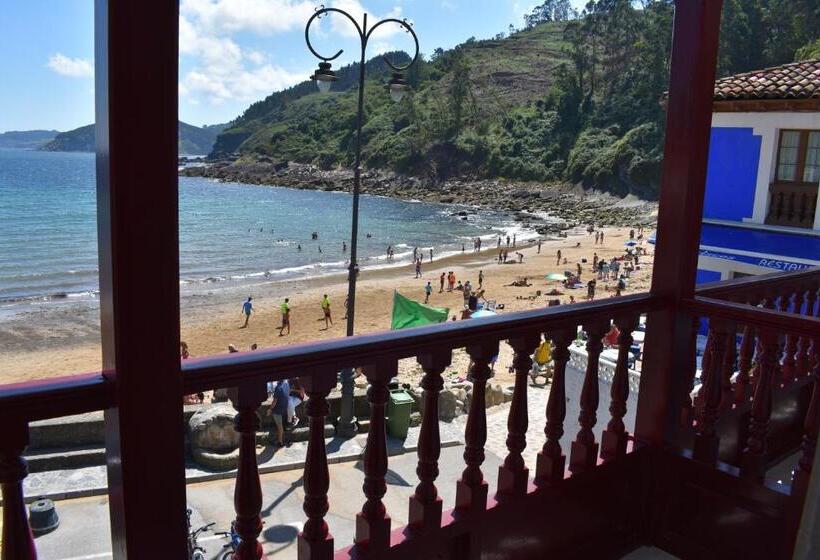 غرفة قياسية مطلّة علي البحر مزوَّدة بشُرفة, Imperial