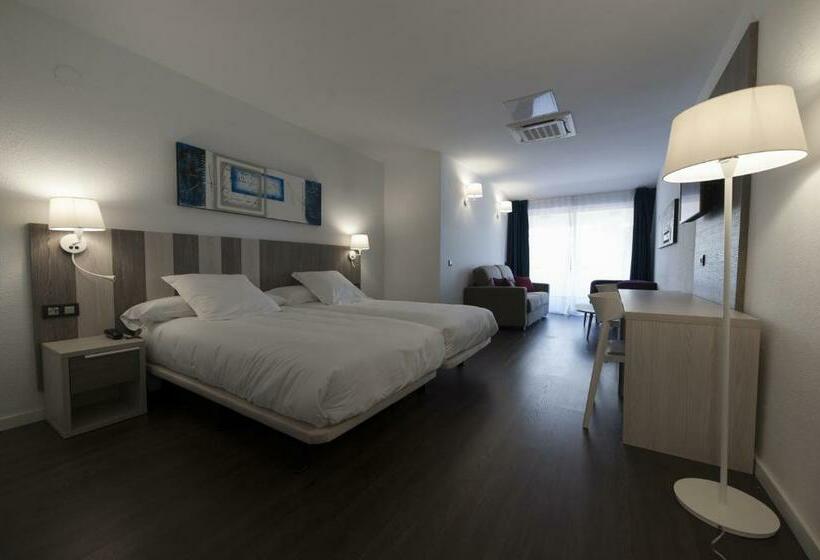 标准三人间, La Palma De Llanes