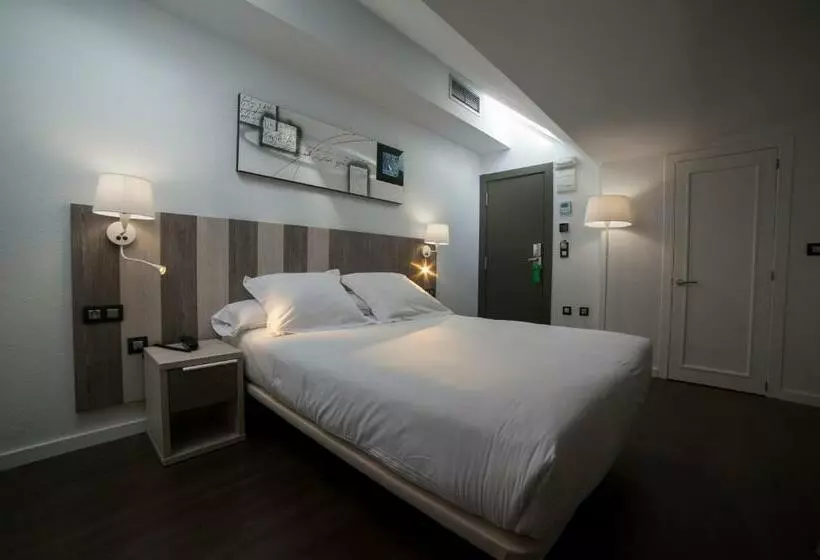 اتاق اکونومی, La Palma De Llanes