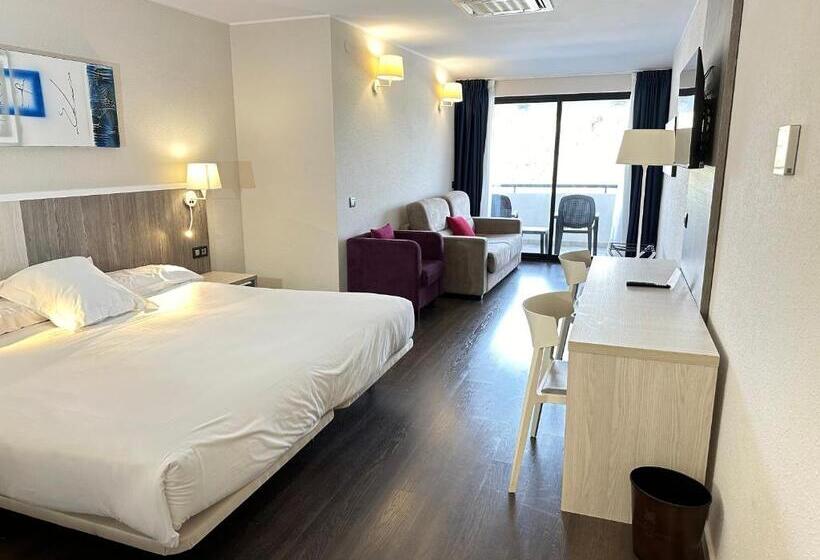 标准三人间, La Palma De Llanes