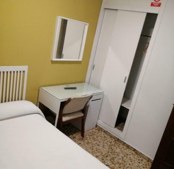 חדר סטנדרט יחיד, Los Angeles