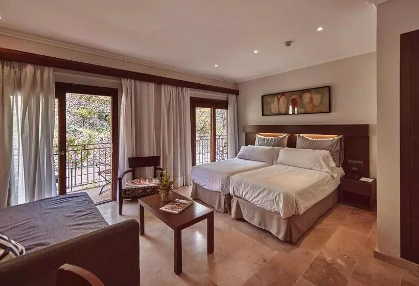 سوئیت جونیور با چشم‌انداز باغ, Maristel Hotel & Spa - Adults Only