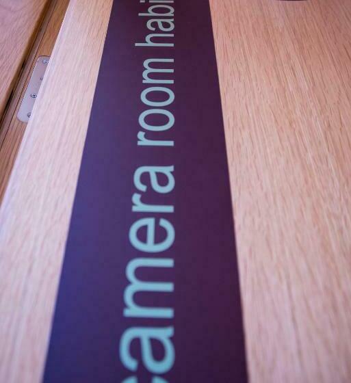 اتاق استاندارد, Melina