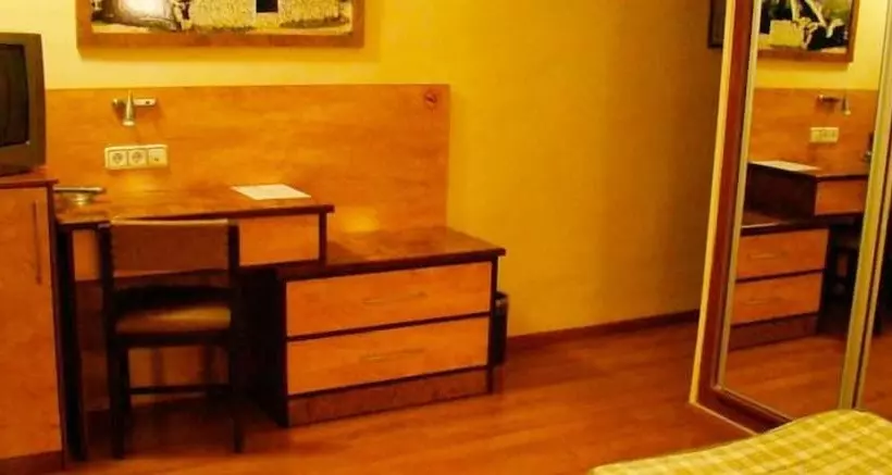 Cameră Triplă Standard, Odon