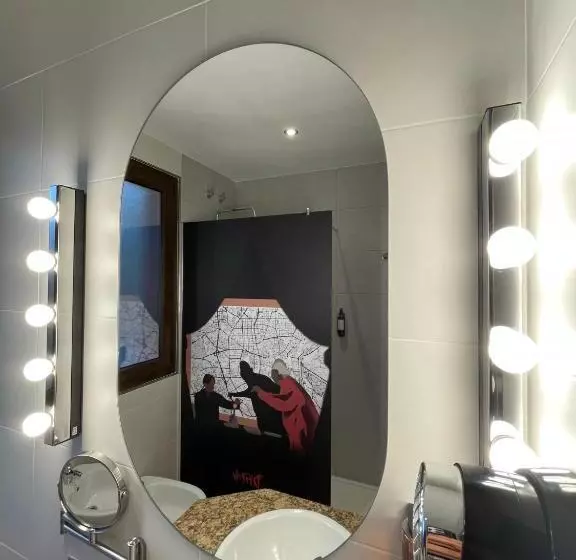 Habitación Estándar, Paula Films Collection