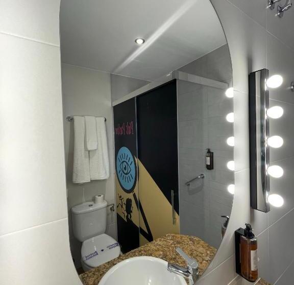 اتاق سوپریور یک تخته, Paula Films Collection