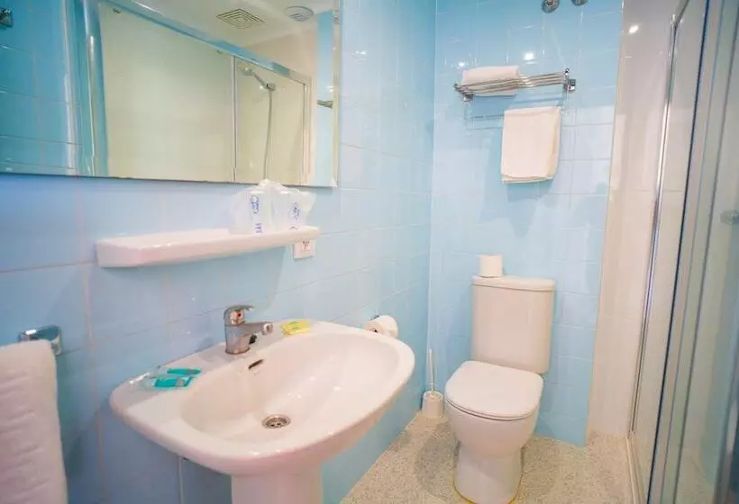 Standardzimmer mit Poolblick, Sur