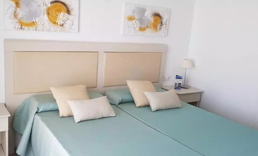 Standardzimmer mit Balkon, Sur