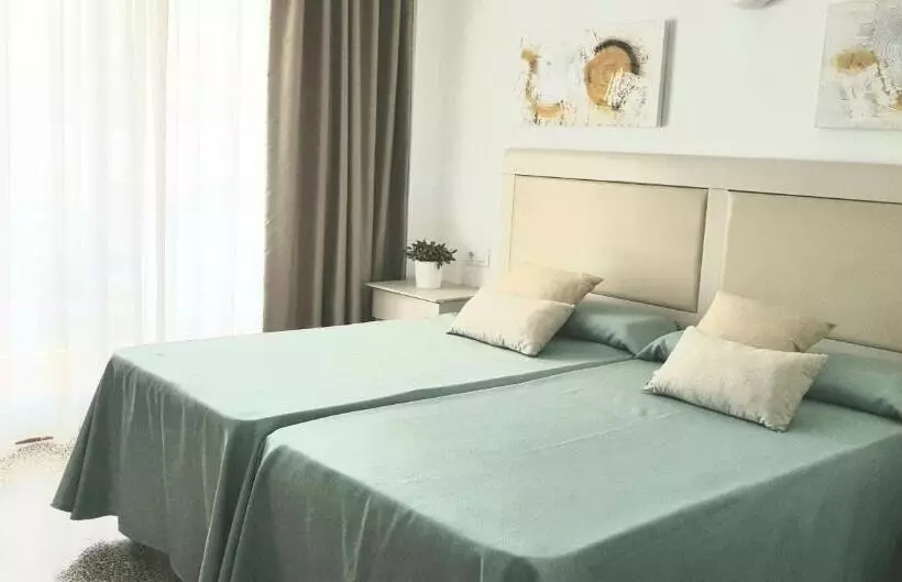 Standardzimmer mit Balkon, Sur