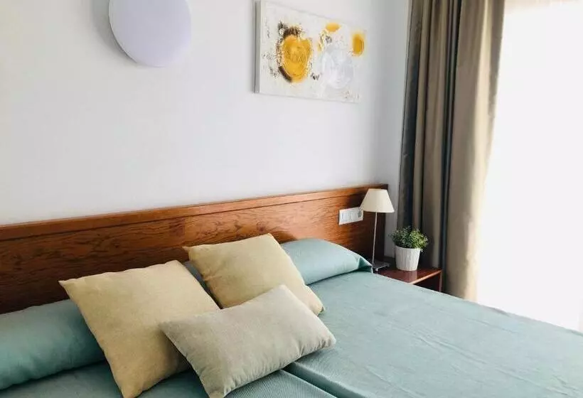 Standardzimmer mit Balkon, Sur