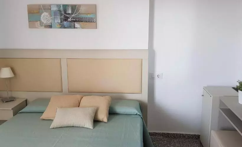 Standard Einzelzimmer mit Balkon, Sur