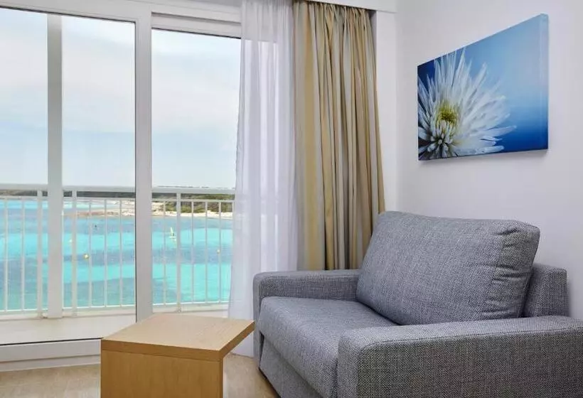 اتاق سوپریور با چشم‌انداز دریا, Universal Hotel Marqués
