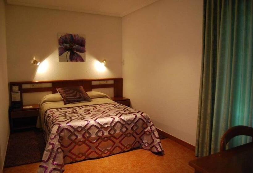 Quarto Estandar, Luarca Zabala