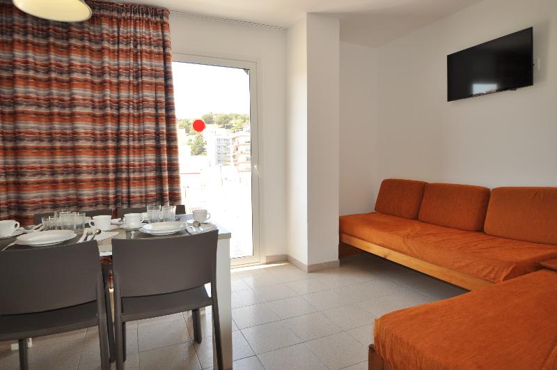 إستوديو قياسى, Aparthotel Safari