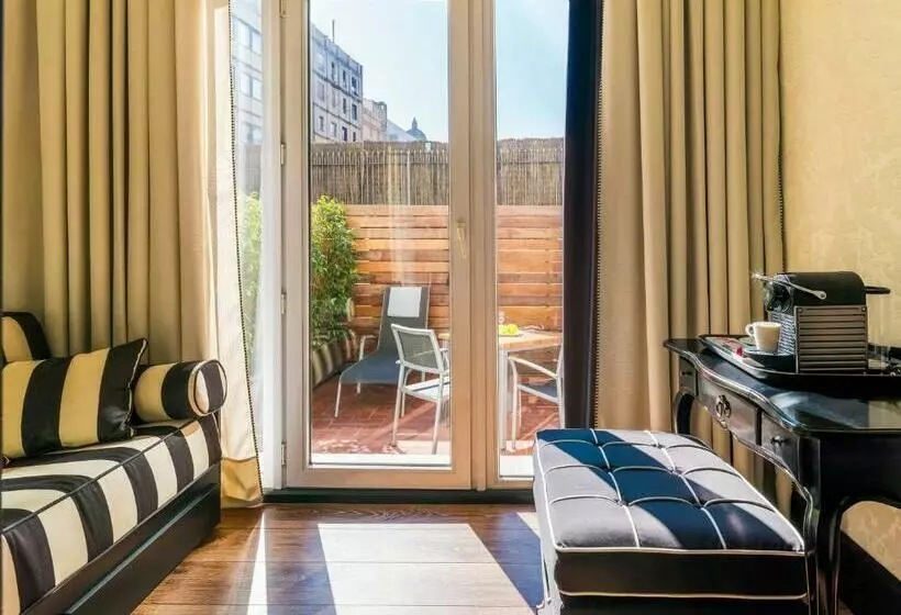 Standard Triple Room with Terrace, Boutique Hotel H10 Catalunya Plaza