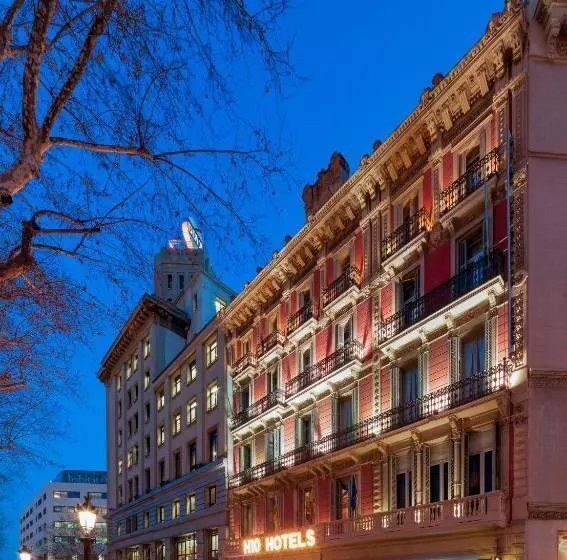 اتاق لوکس با چشم‌انداز, Boutique Hotel H10 Catalunya Plaza