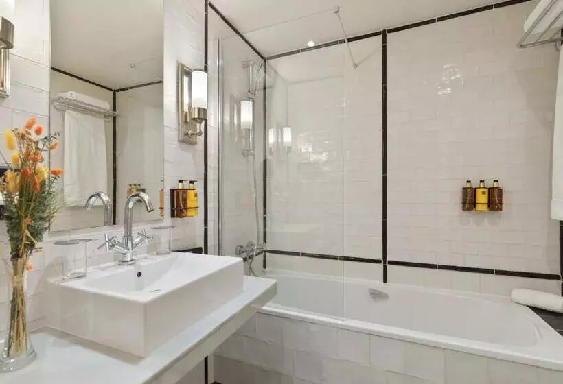 Standard Triple Room with Terrace, Boutique Hotel H10 Catalunya Plaza