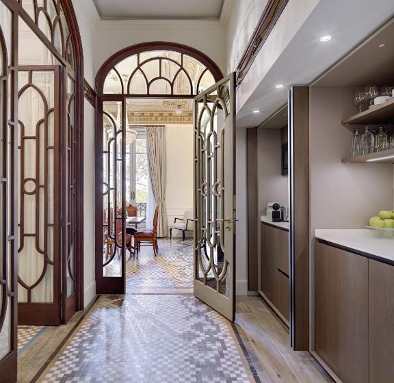 Апартаменты 3 Спальни, Boutique Hotel H10 Catalunya Plaza