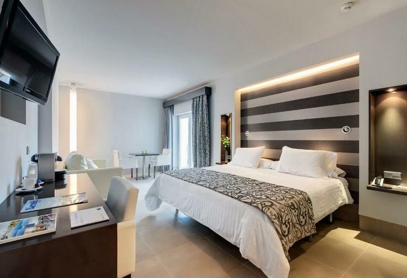 سوییت جونیور, Barceló Hamilton Menorca Adults Only