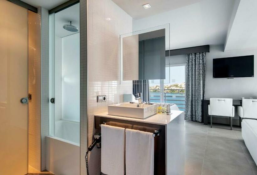 סוויטת ג'וניור נוף לים, Barceló Hamilton Menorca Adults Only