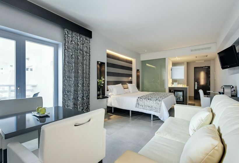 סוויטת ג'וניור נוף לים, Barceló Hamilton Menorca Adults Only