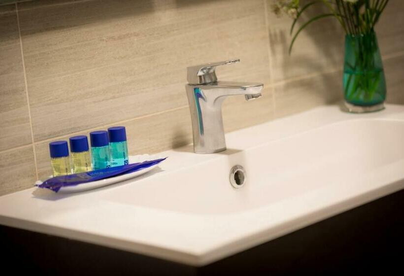 ファミリールーム, ALEGRIA Cartago Nova