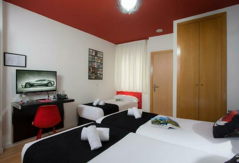 غرفة إقتصادية ثلاثية, Casual Del Cine Valencia