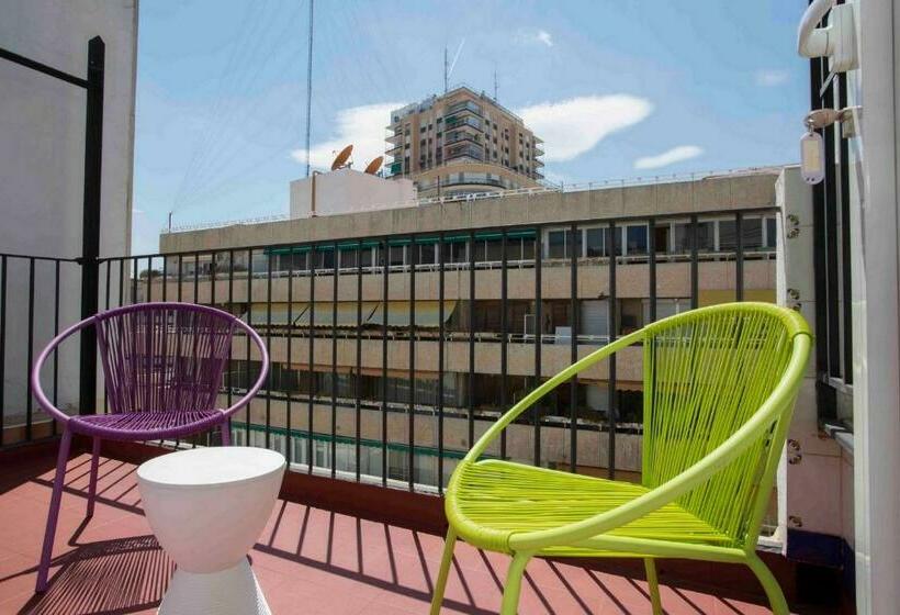 غرفة عائلية, Casual Del Cine Valencia