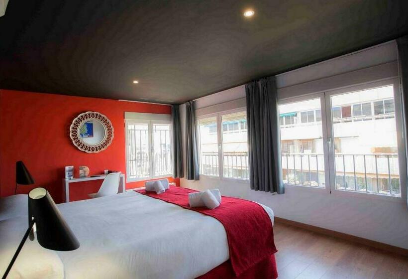 غرفة عائلية, Casual Del Cine Valencia