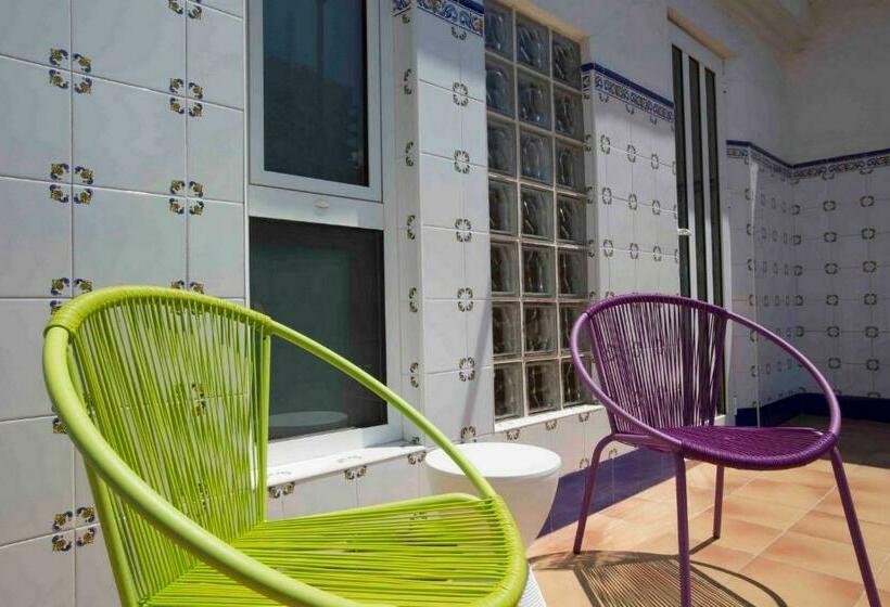 غرفة عائلية, Casual Del Cine Valencia