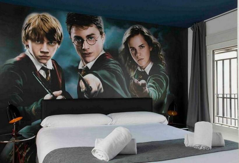 غرفة عائلية, Casual Del Cine Valencia