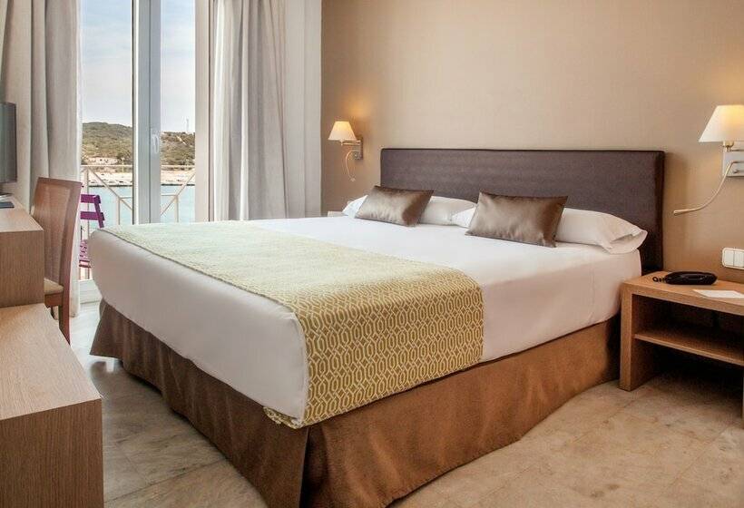 غرفة قياسية, Catalonia Mirador des Port