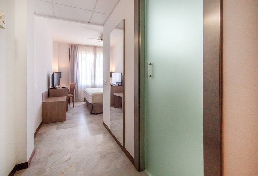 غرفة قياسية, Catalonia Mirador des Port