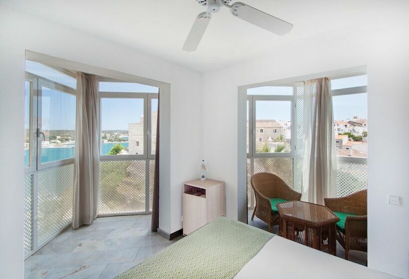 غرفة قياسية, Catalonia Mirador des Port