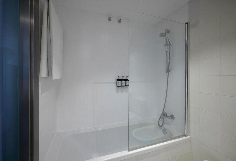 غرفة قياسية مزوَّدة بتراس, Catalonia Mirador des Port